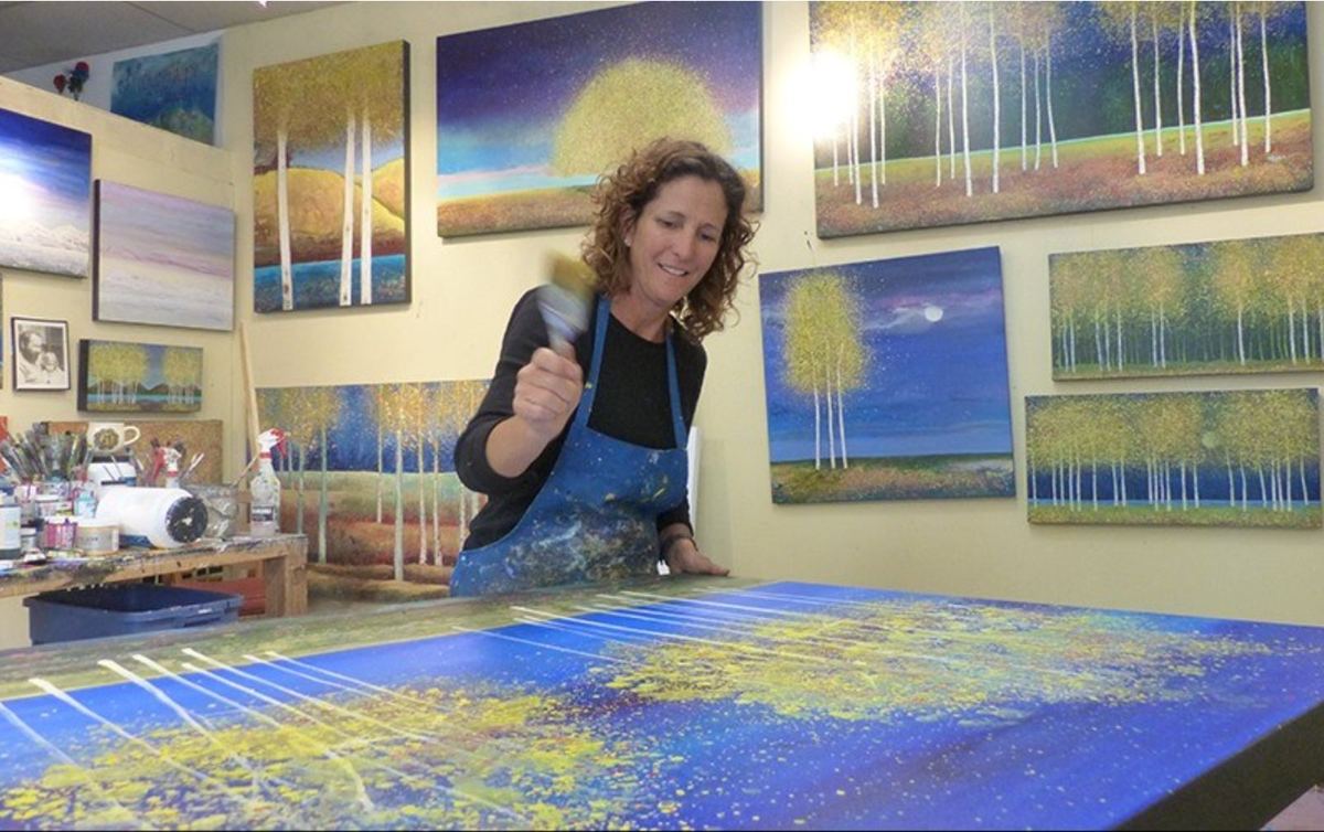 Melissa Graves Brown’s Distinctive Paintings Get Spotlight at Gallery Walk — Eye on Sun Valley